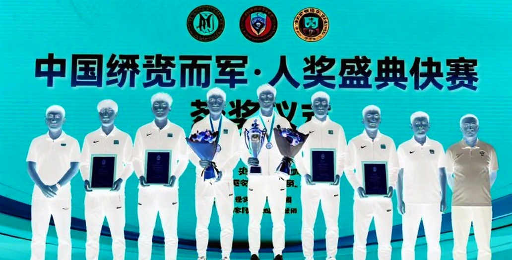 Igor Tolic tiễn Thom Haye và Ragnar lên tuyển: Nhịp nghỉ ba ngày của Persib Bandung