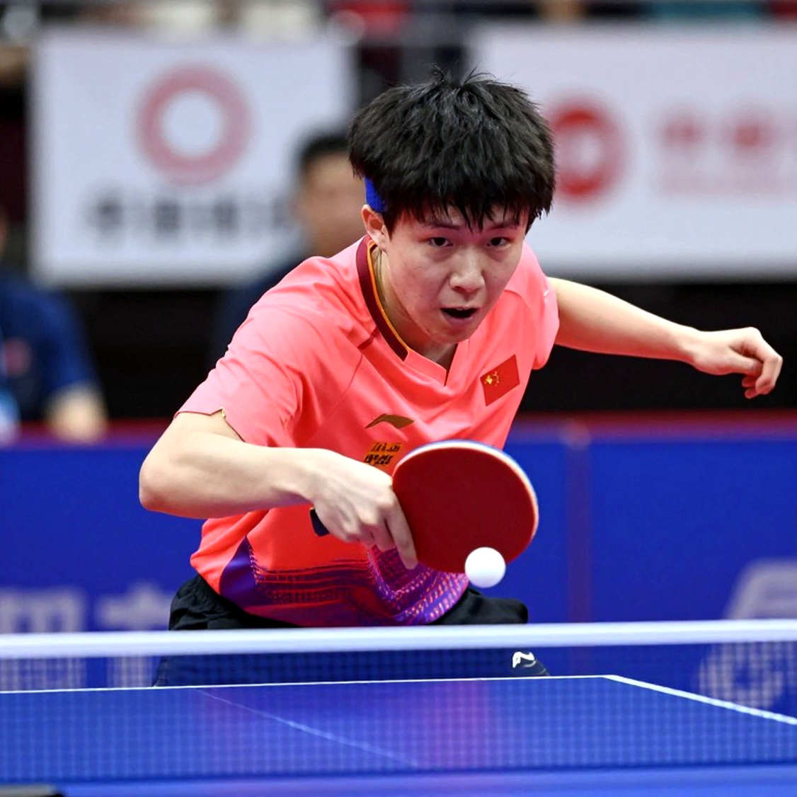 Phí công bố, phí thực trả và cuộc gọi lúc hai giờ sáng: giải phẫu một thương vụ chuyển nhượng
