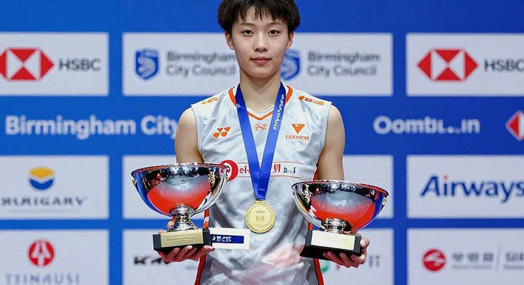 Alwi Farhan Spars With Kento Momota: The Headline Says 'Lesson', the Quote Says 'Honour
